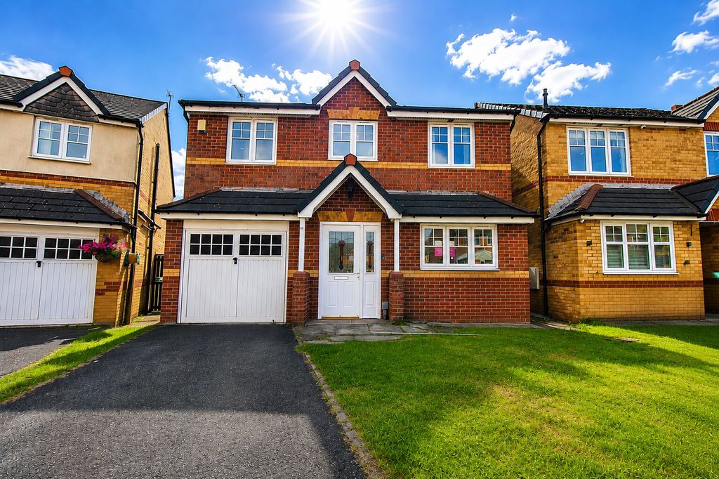 Wray Close, Wythenshawe, Manchester - photo 1 of 11