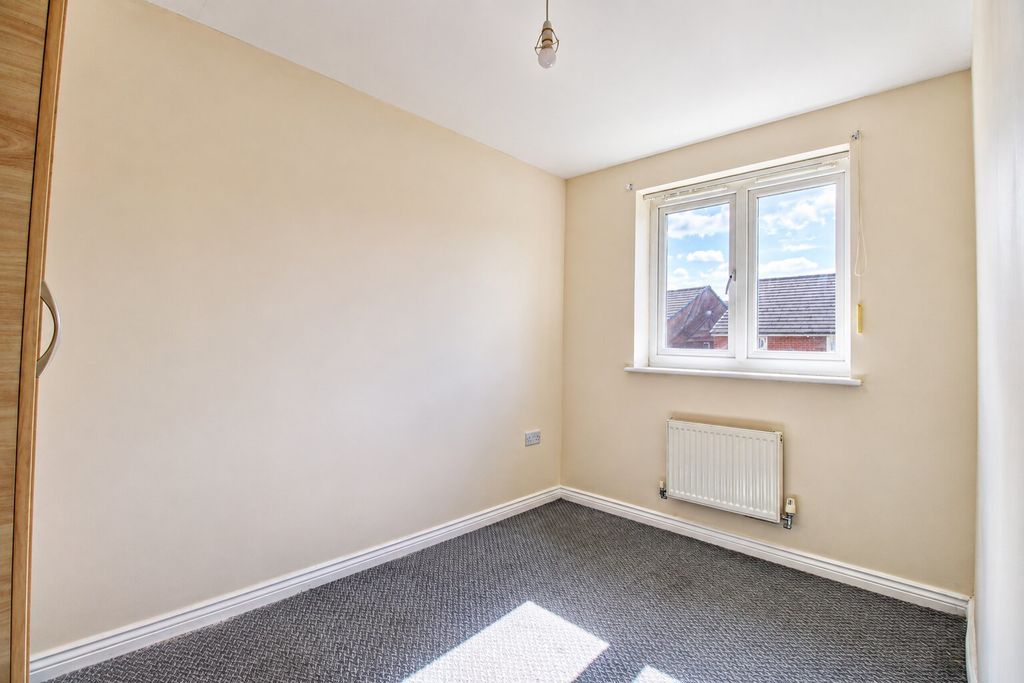 Wray Close, Wythenshawe, Manchester - photo 1 of 11
